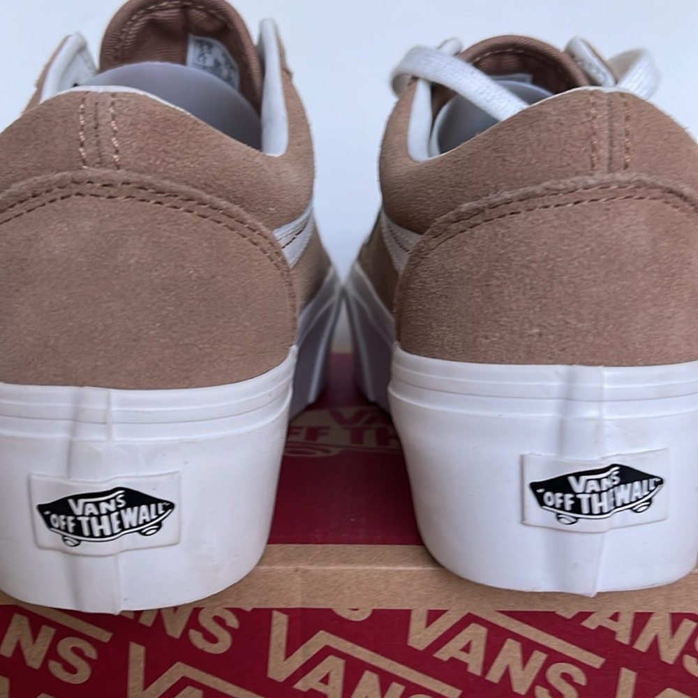 Vans Men’s Old Skool Stacked Soft Suede Burro/True White 
VN0A7Q5MB69
Platforms - Picture 13 of 16